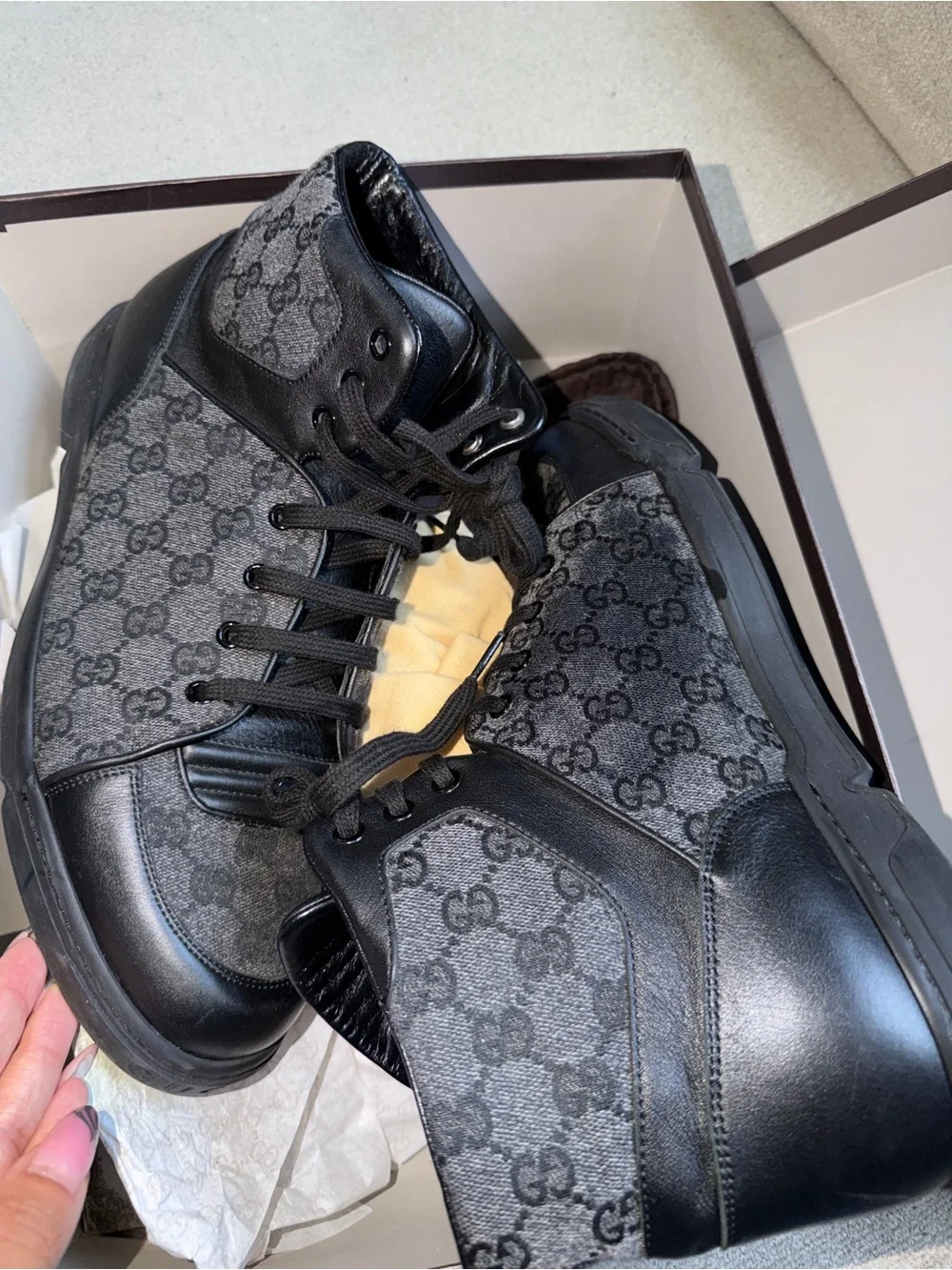 Gucci men black sneakers